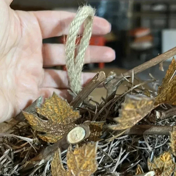 Rustic metal, gold leaf wreath - Picture 4 of 6
